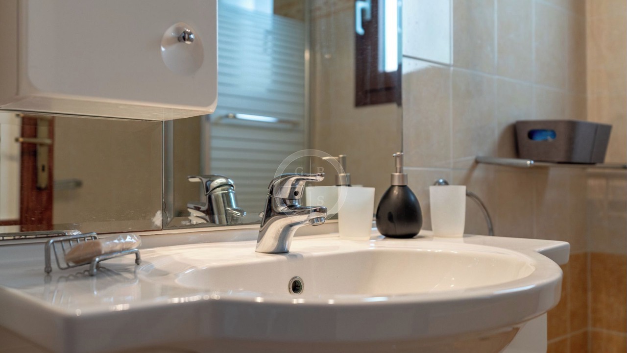 Photo of Bathroom in Plepi