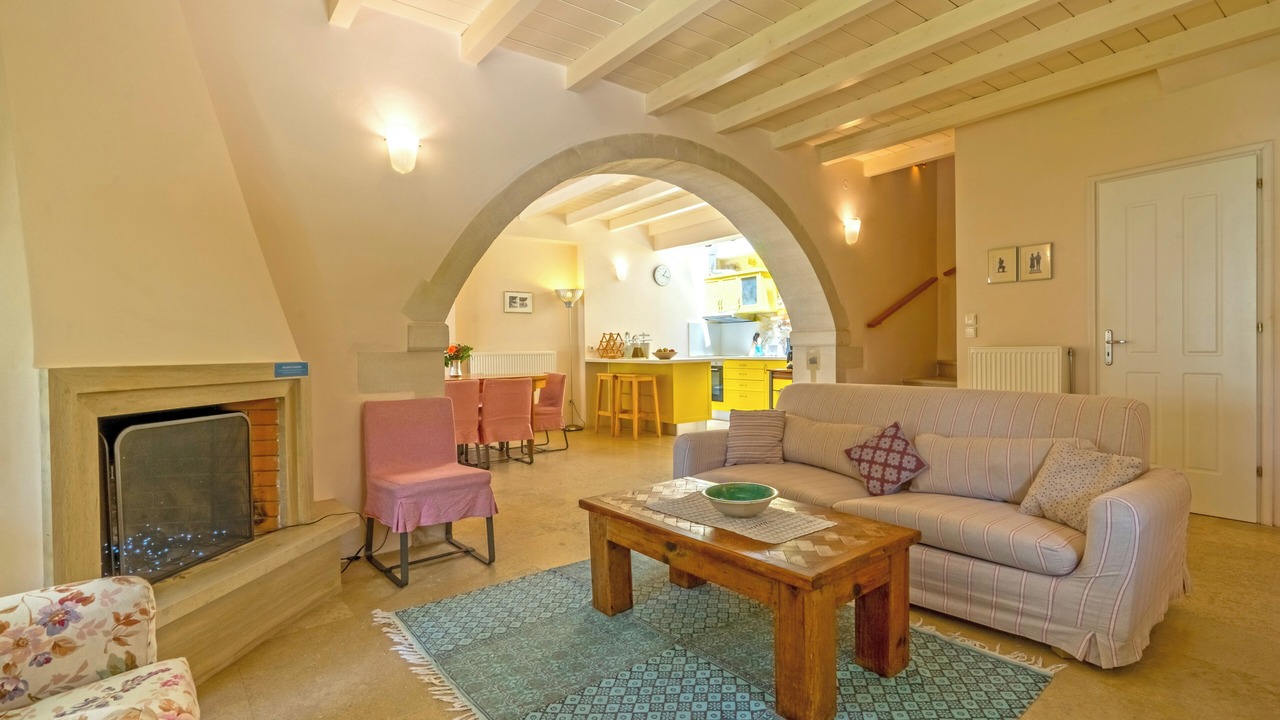 Photo of Livingroom in Armenoi