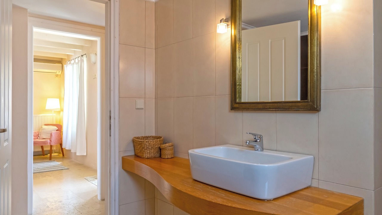 Photo of Bathroom in Armenoi