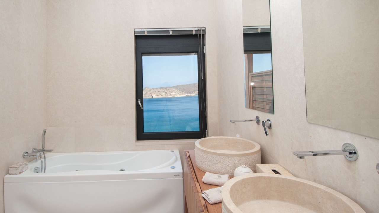 Photo of Bathroom in Plaka