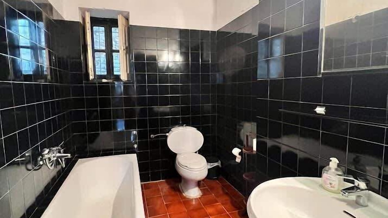 Photo of Bathroom in Ios Town