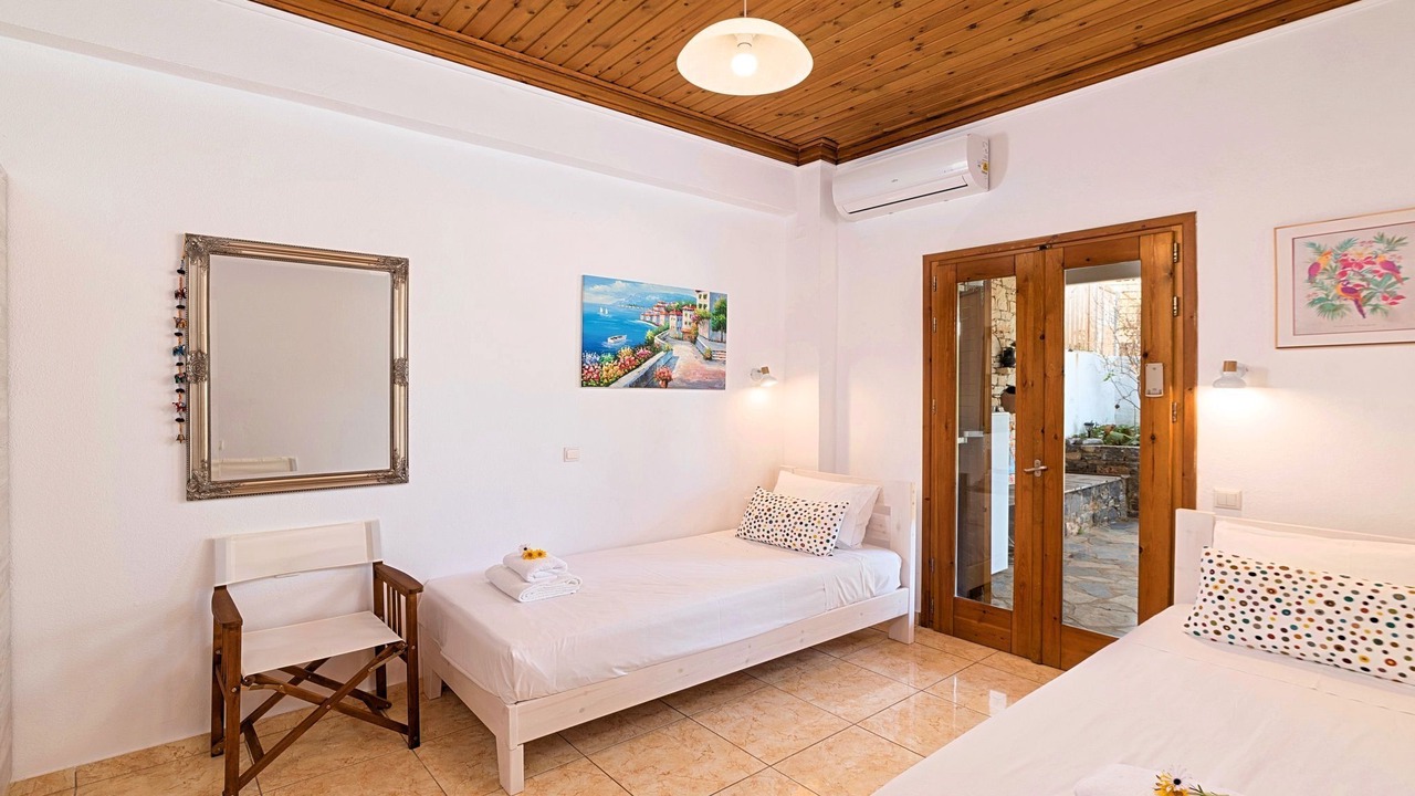 Photo of Bedroom in Vathi