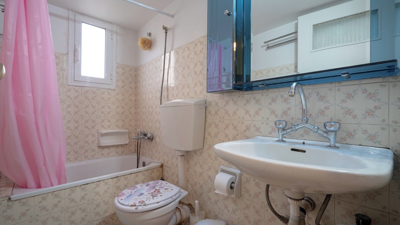 Photo of Bathroom in Nea Ionia