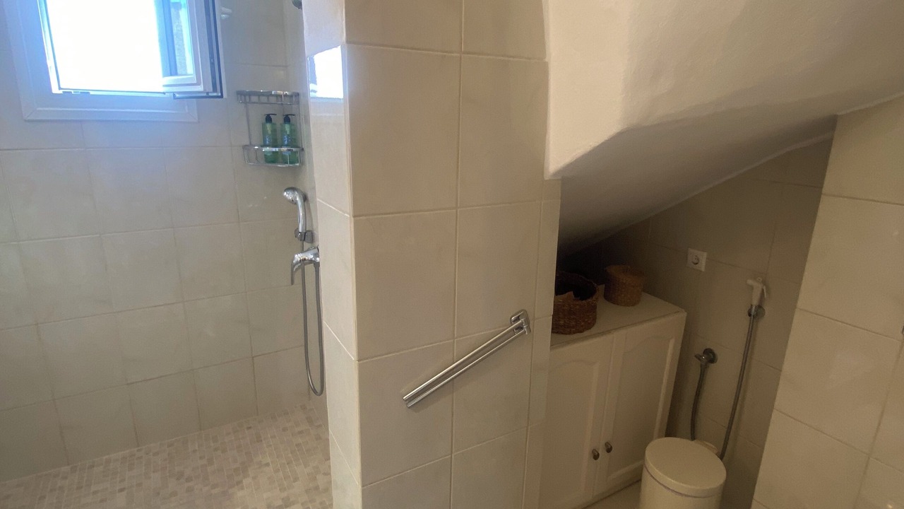 Photo of Bathroom in Agios Ioannis