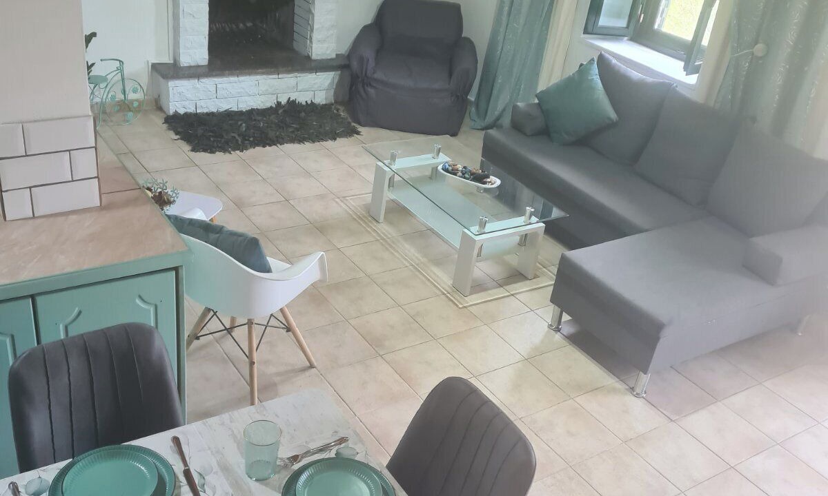 Photo of Livingroom in Peroulion