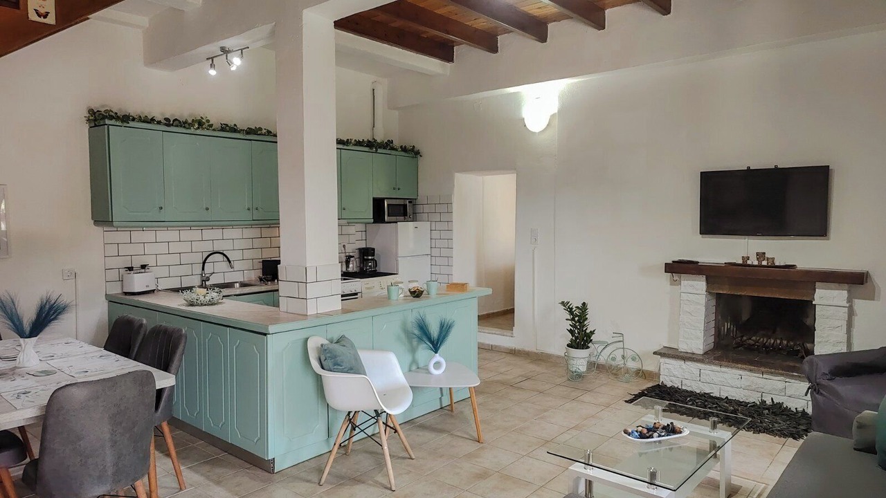 Photo of Kitchen in Peroulion