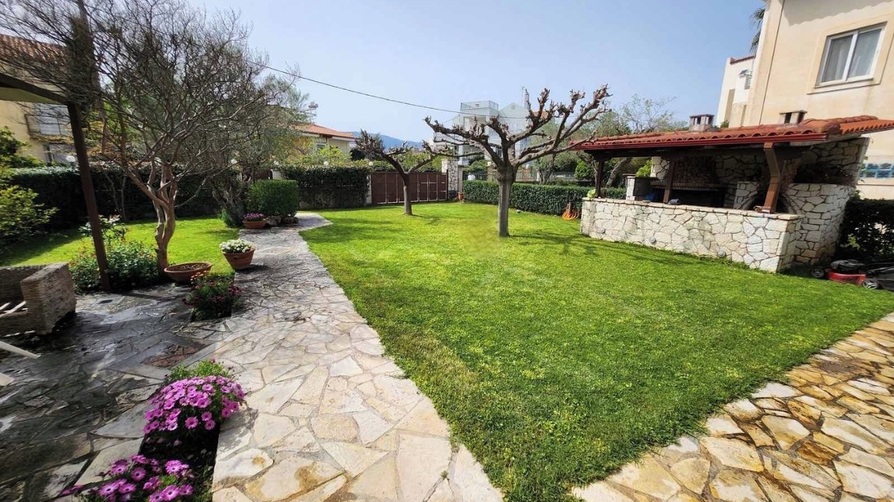 Photo of Outdoor in Longos