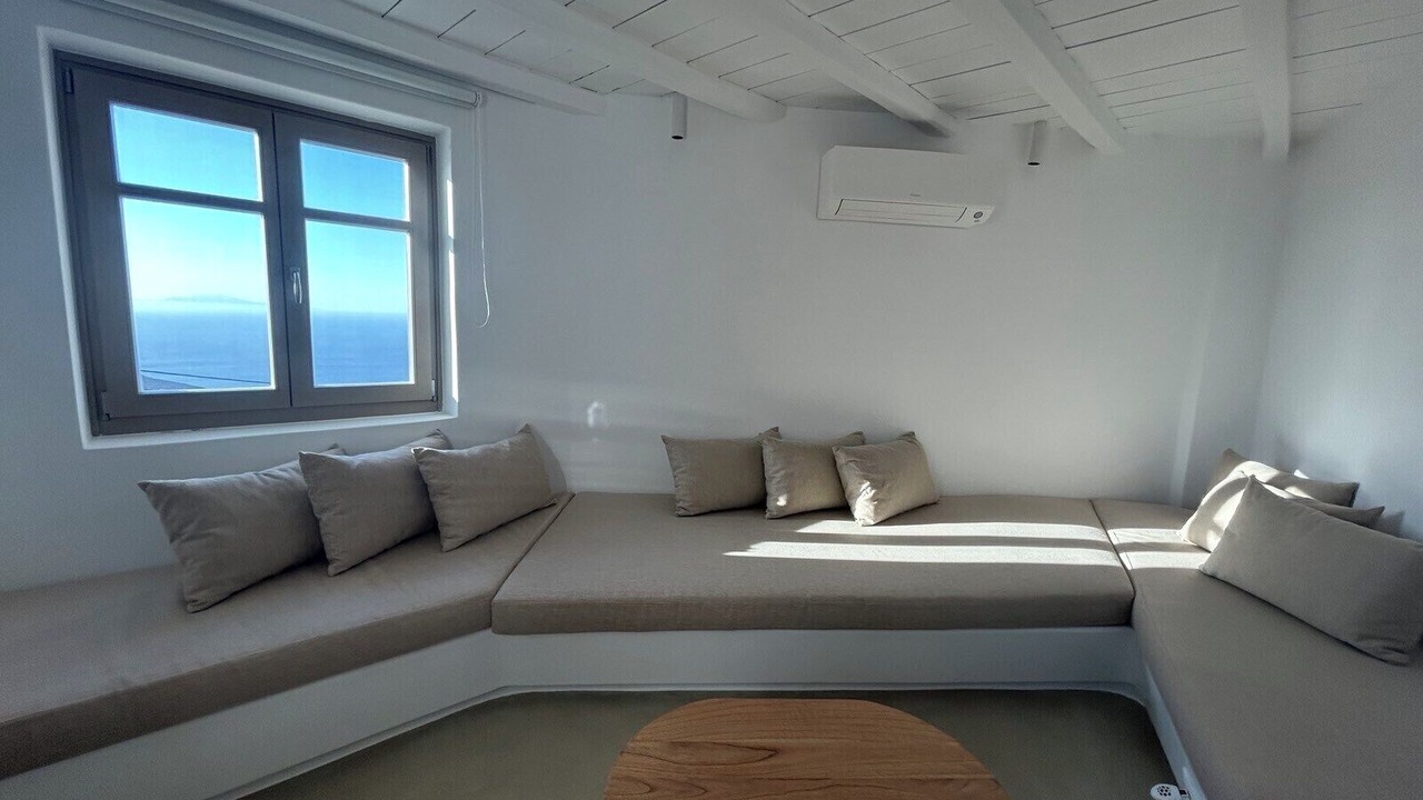Photo of Livingroom in Chora Folegandros