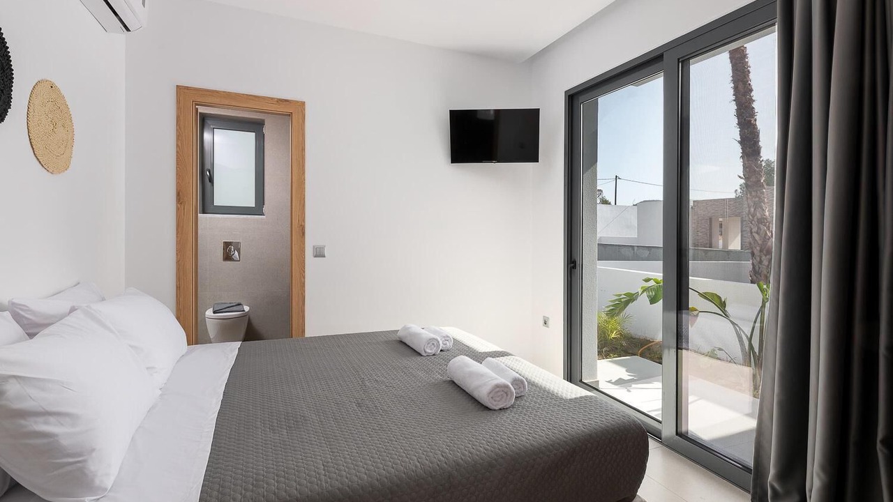 Photo of Bedroom in Petaloudes