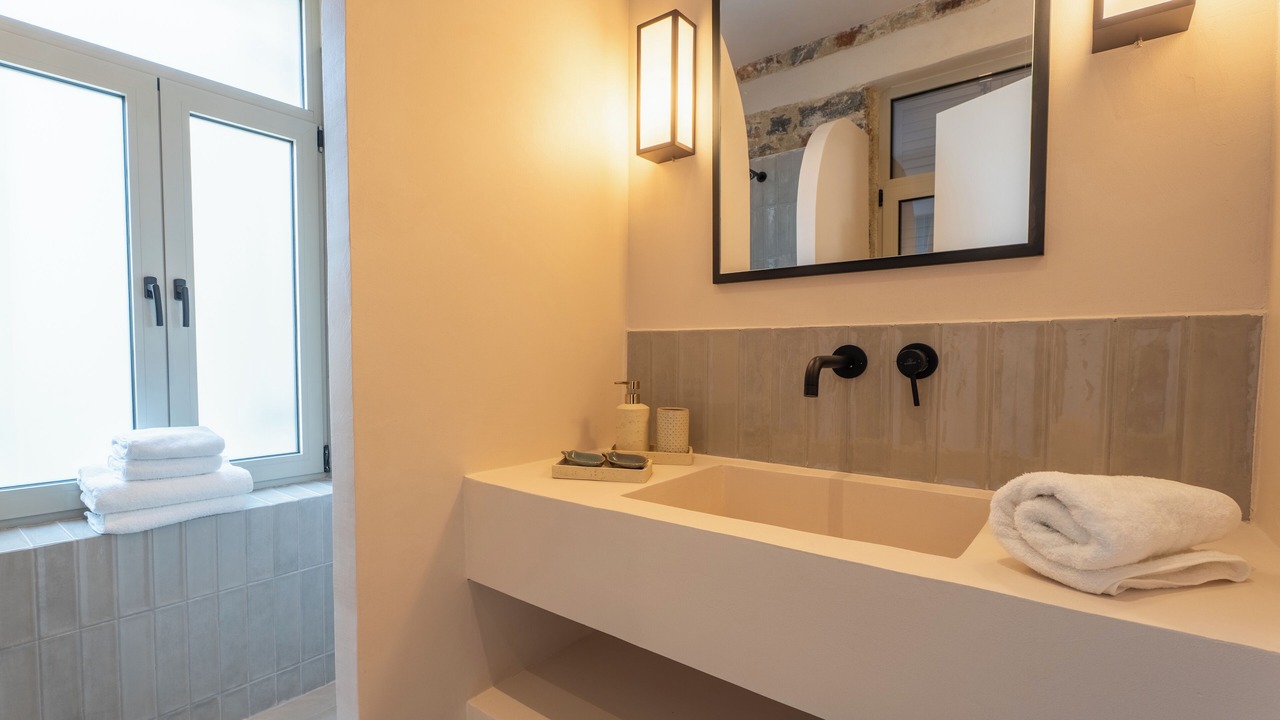 Photo of Bathroom in Volos City Centre