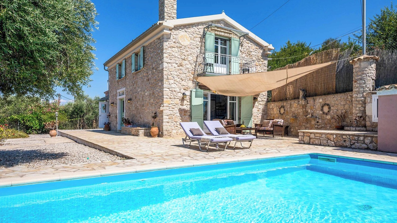 Photo of Outdoor in Peroulion