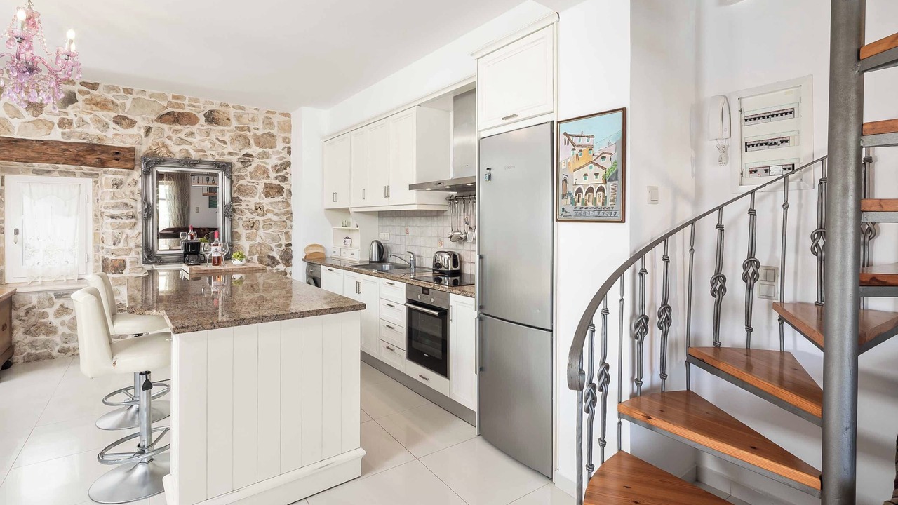 Photo of Kitchen in Peroulion