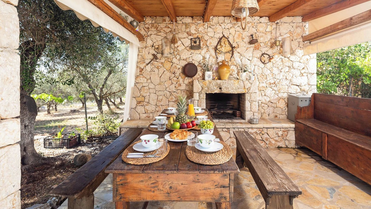 Photo of Outdoor in Peroulion