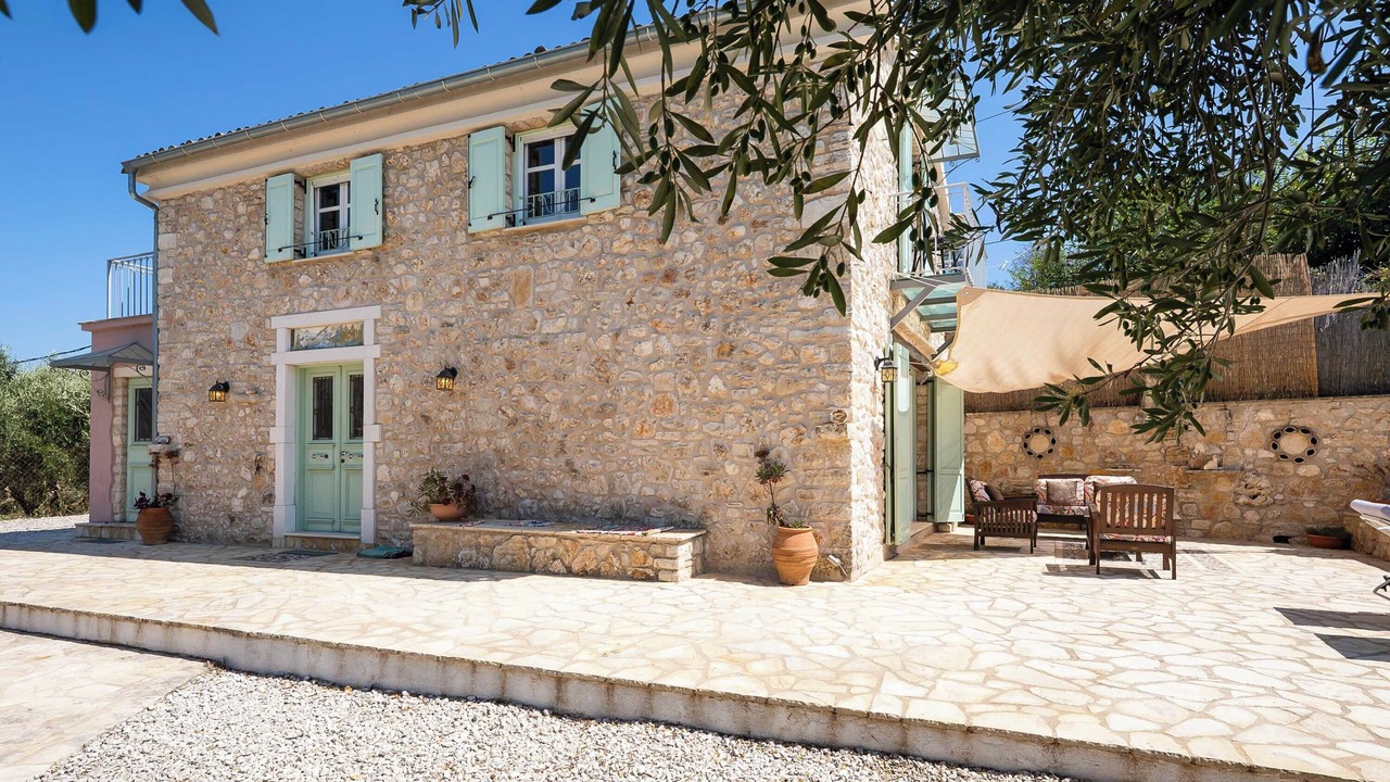 Photo of Outdoor in Peroulion