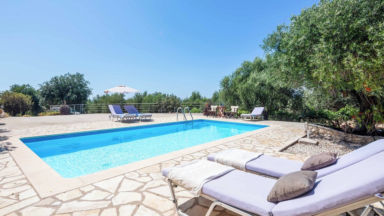 Photo of Outdoor in Peroulion