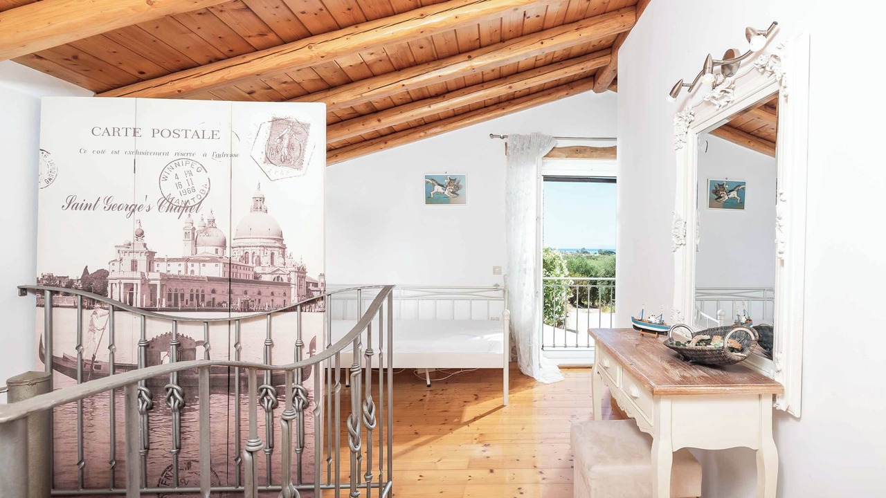 Photo of Bedroom in Peroulion