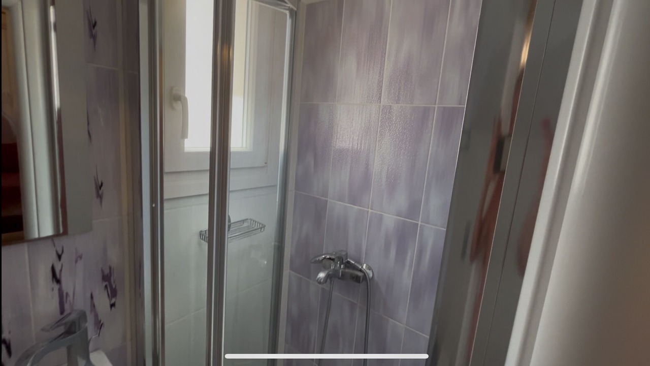 Photo of Bathroom in Ios