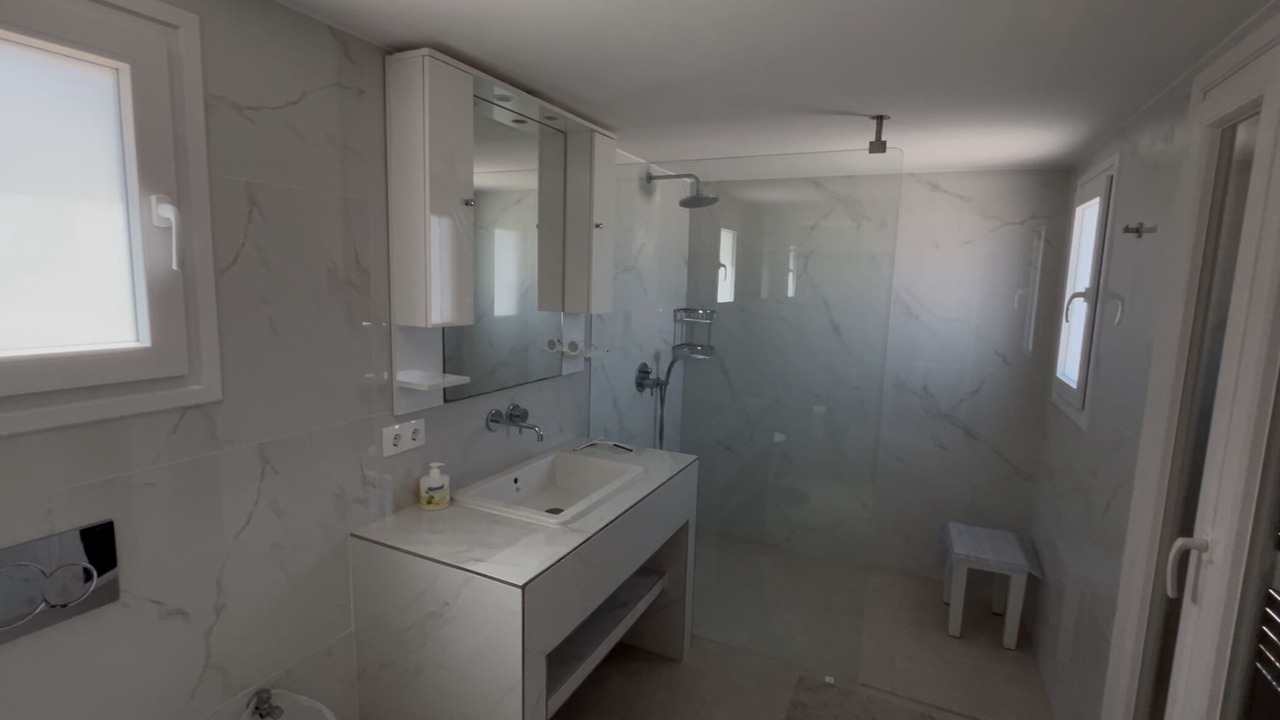 Photo of Bathroom in Ios