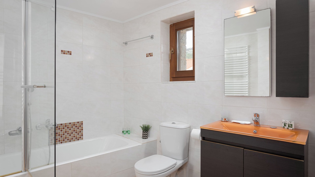 Photo of Bathroom in Neo Itilo