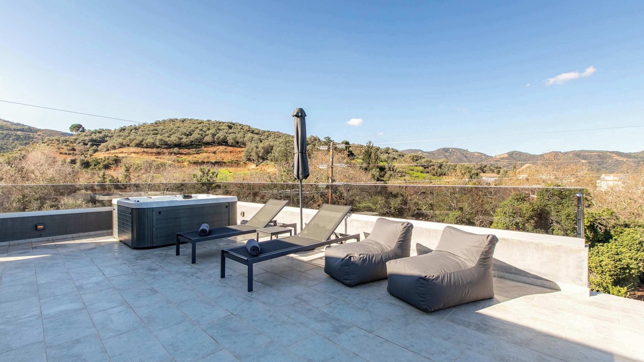 Photo of Patio Balcony in Vatolakkos