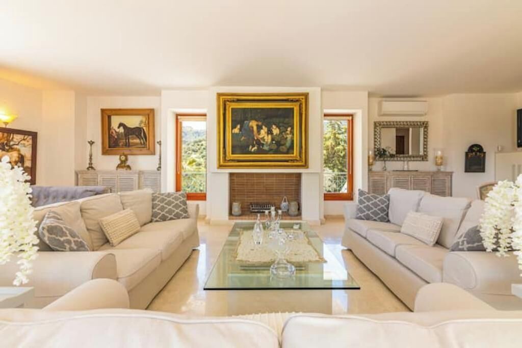 Photo of Livingroom in Rodhia
