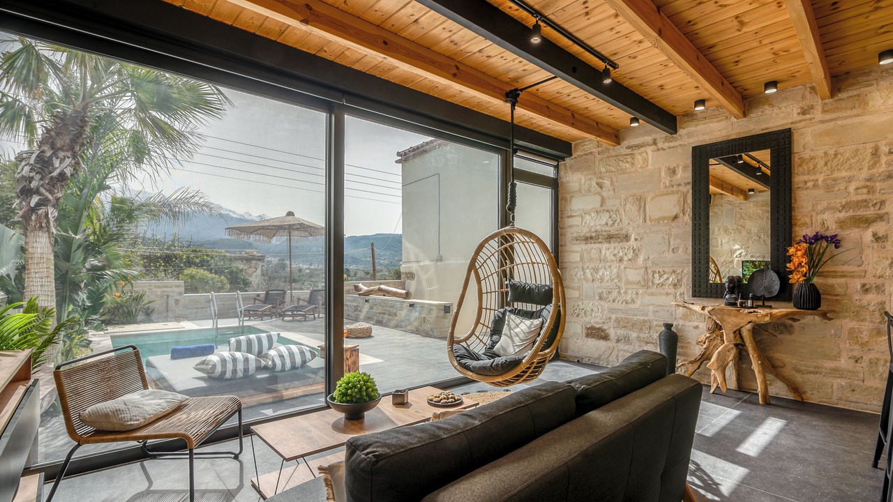 Photo of Livingroom in Armenoi