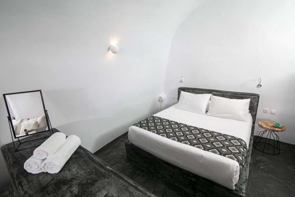 Photo of Bedroom in Oia