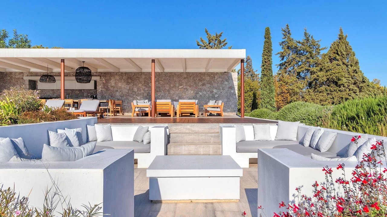 Photo of Outdoor in Petrothalassa