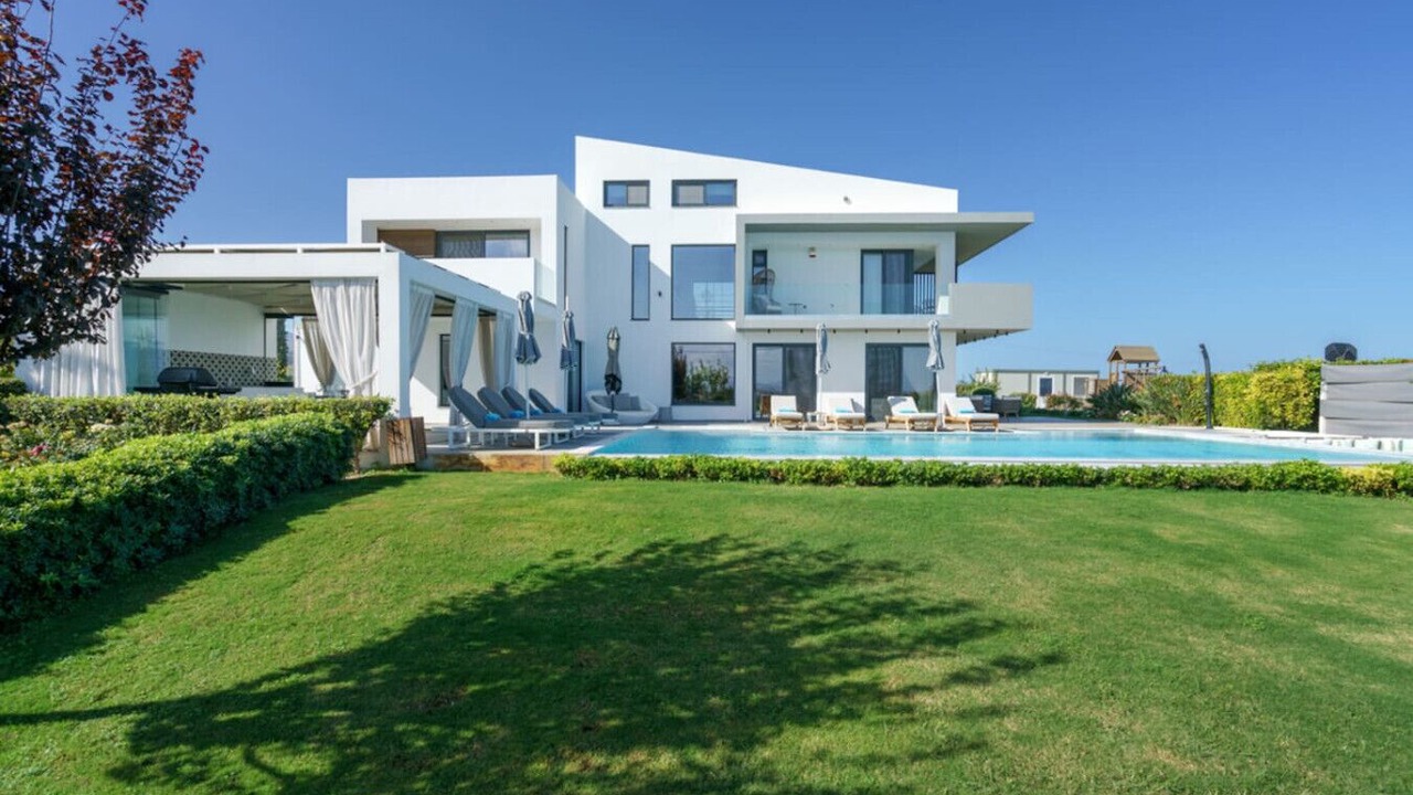 Photo of Outdoor in Adelianos Kampos