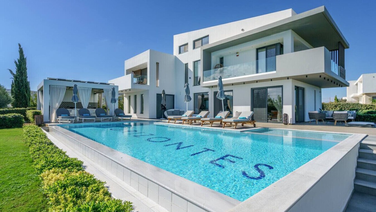 Photo of Outdoor in Adelianos Kampos