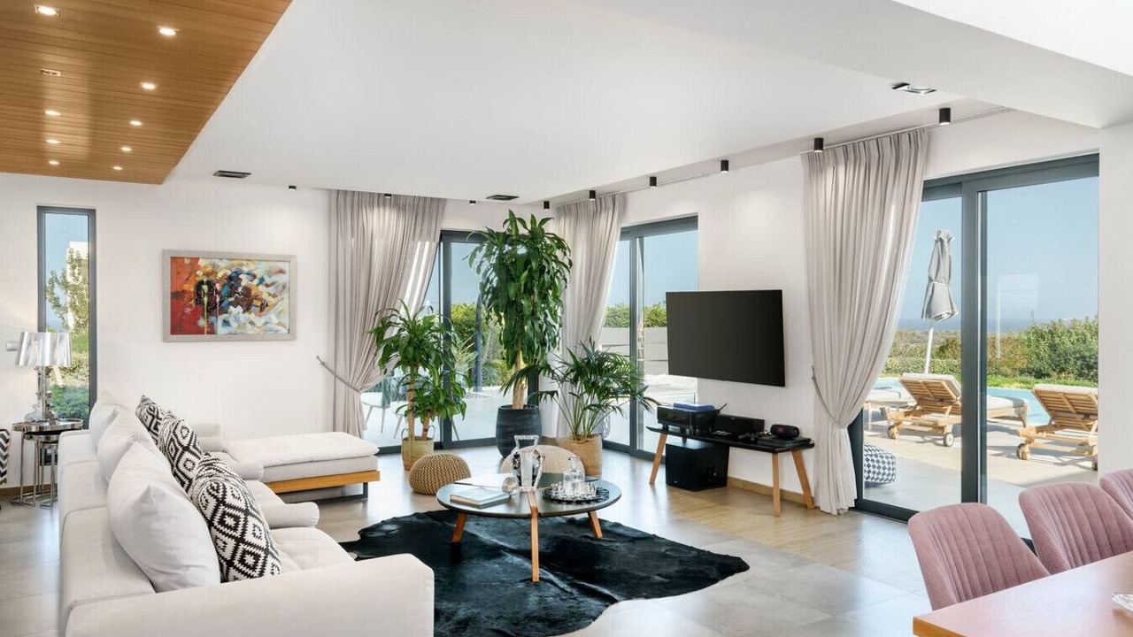 Photo of Livingroom in Adelianos Kampos