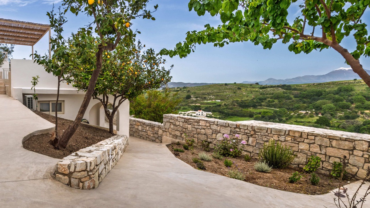 Photo of Outdoor in Monopari