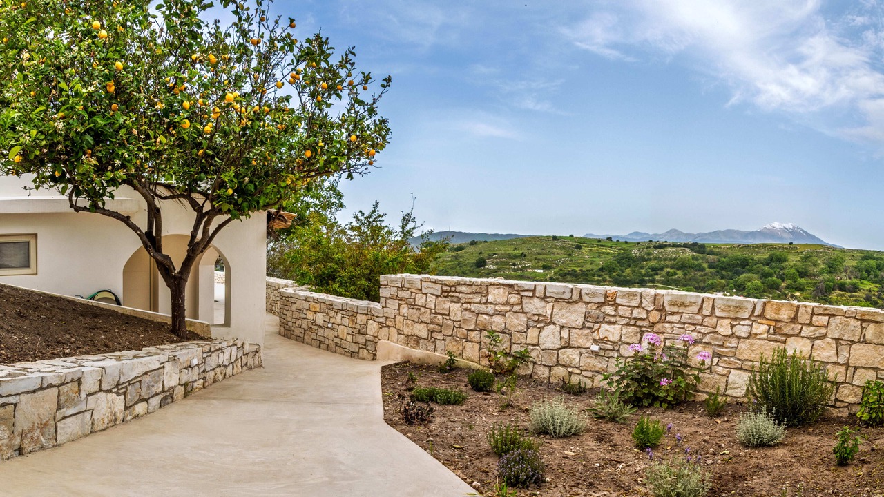 Photo of Outdoor in Monopari