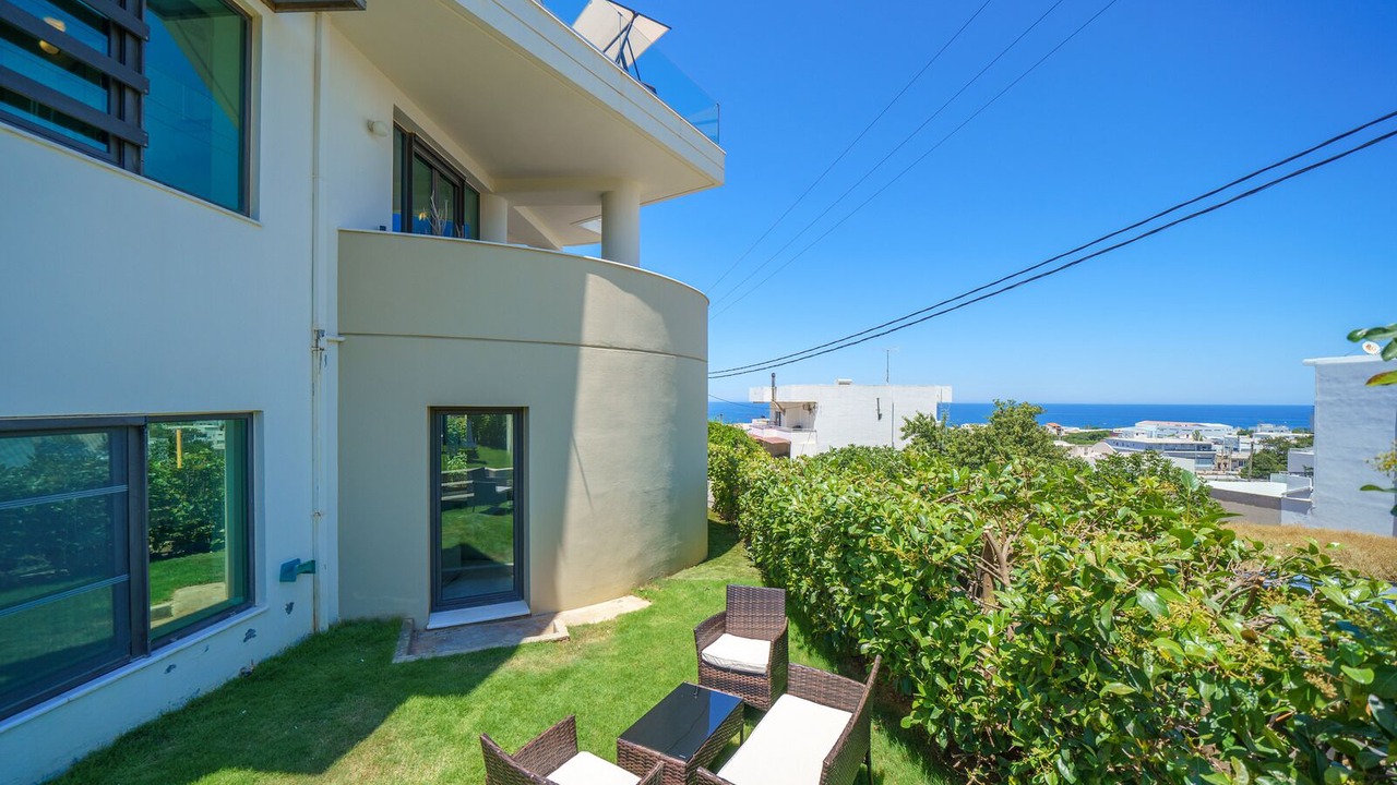 Photo of Patio Balcony in Violi Charaki