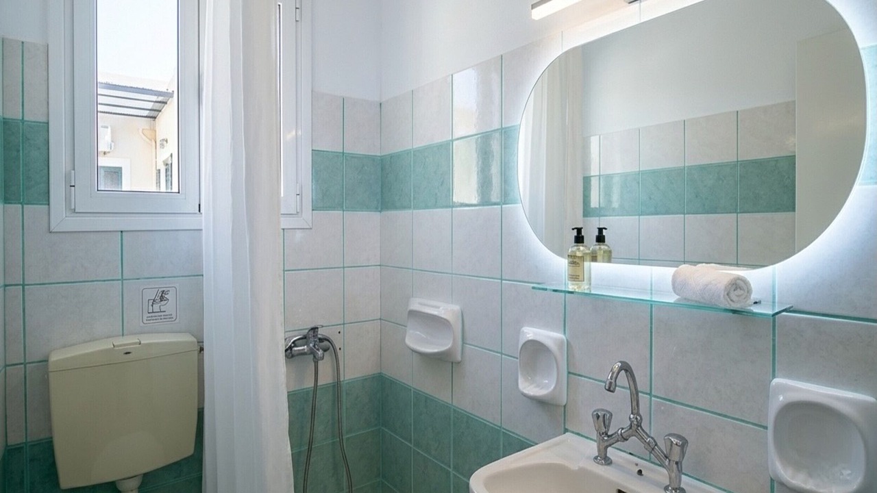 Photo of Bathroom in Agios Stefanos Avliotes