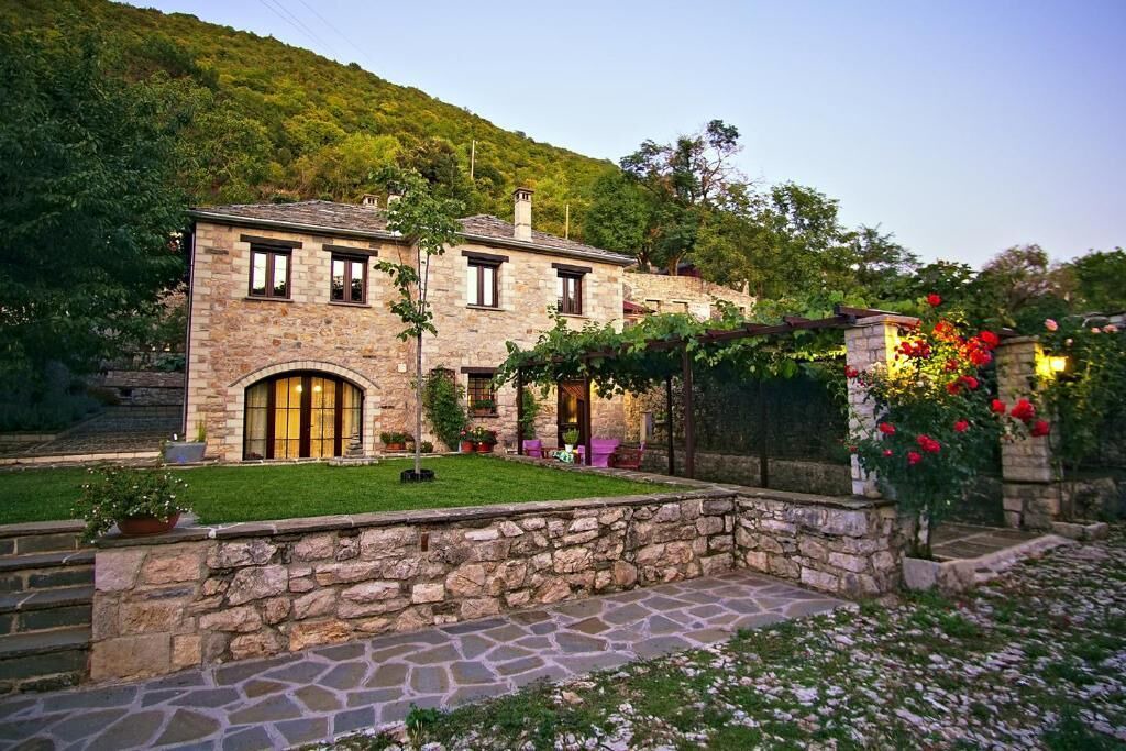 Photo of Outdoor in Asprangeloi