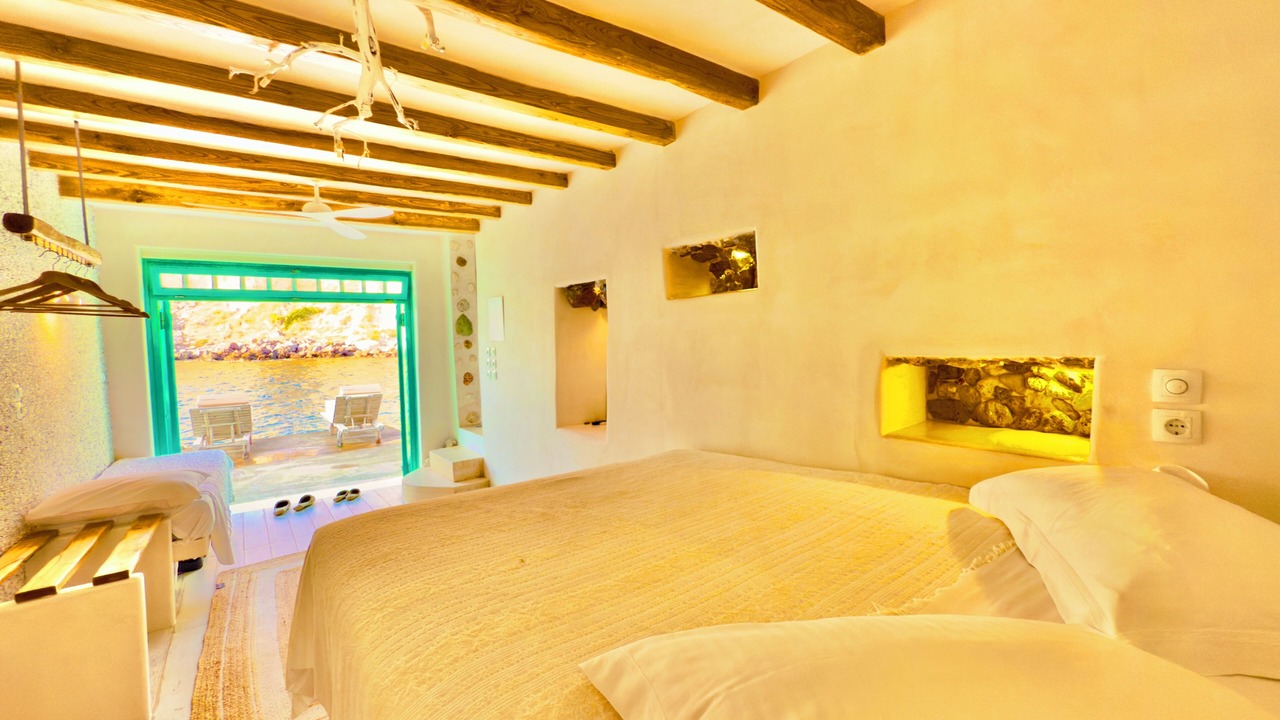 Photo of Bedroom in Milos