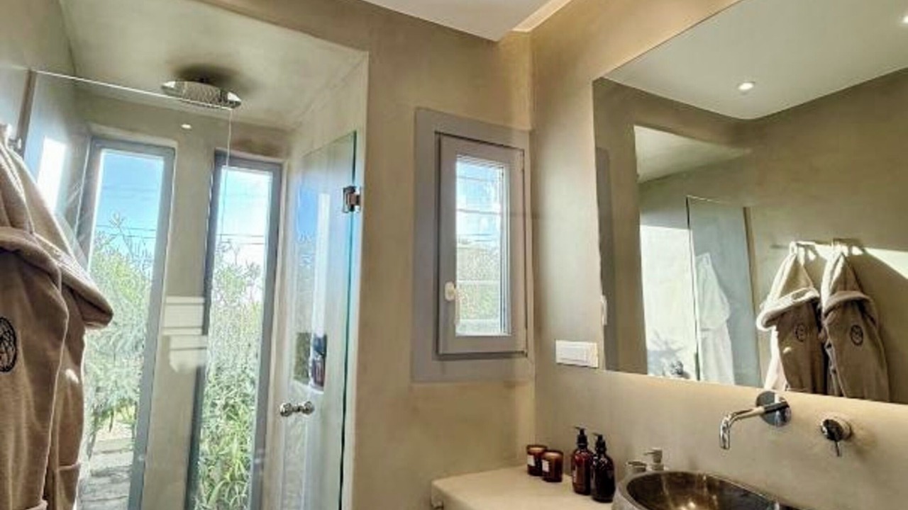 Photo of Bathroom in Agios Ioannis