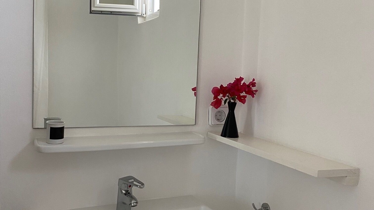 Photo of Bathroom in Aliki