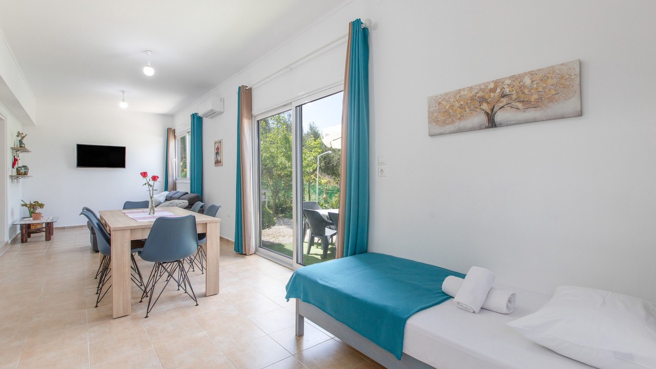Photo of Bedroom in Adelianos Kampos