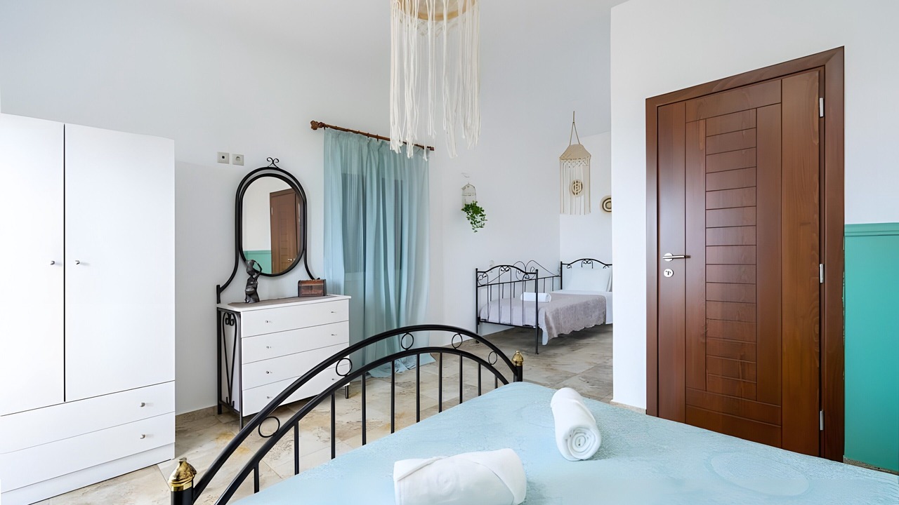 Photo of Bedroom in Goudhouros