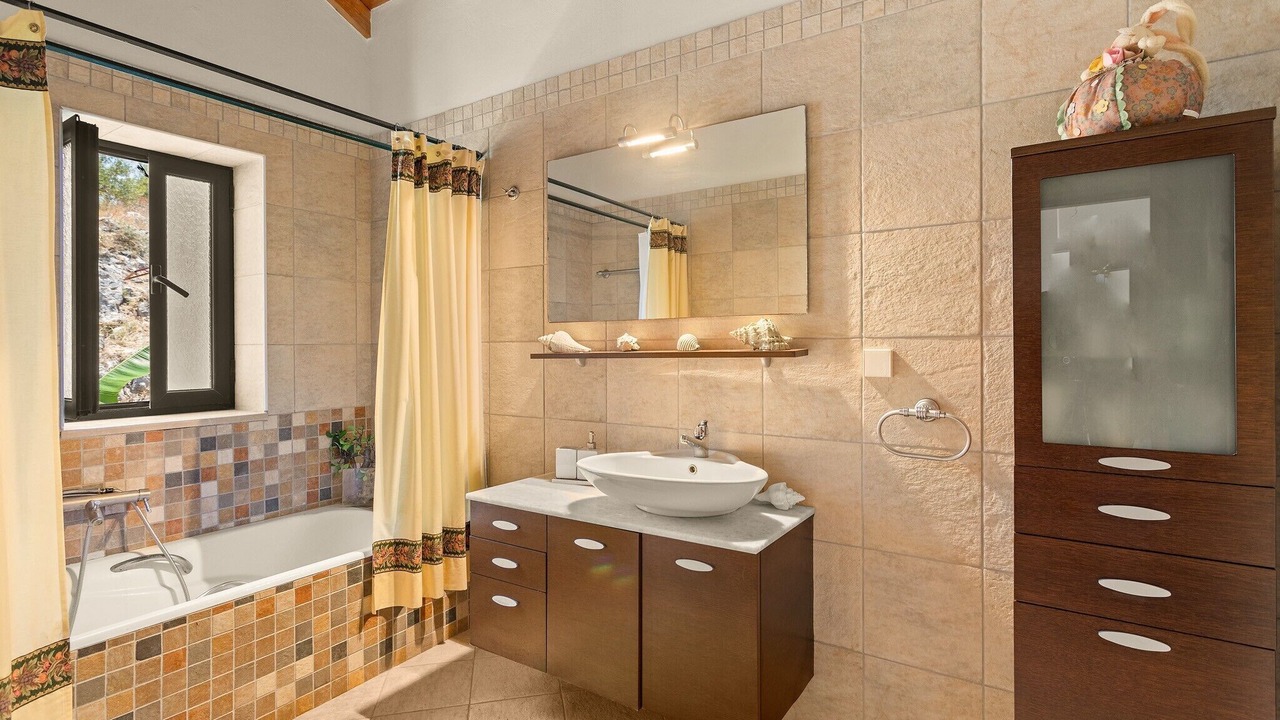 Photo of Bathroom in Lefktron