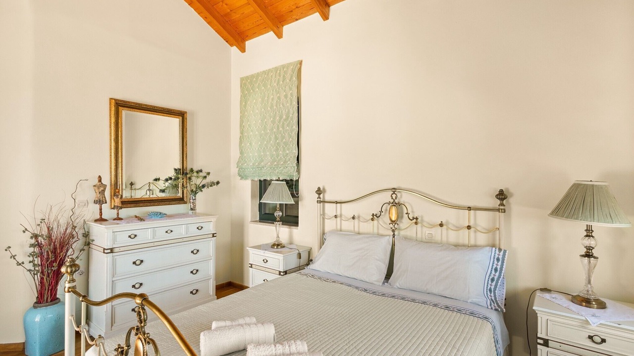 Photo of Bedroom in Lefktron