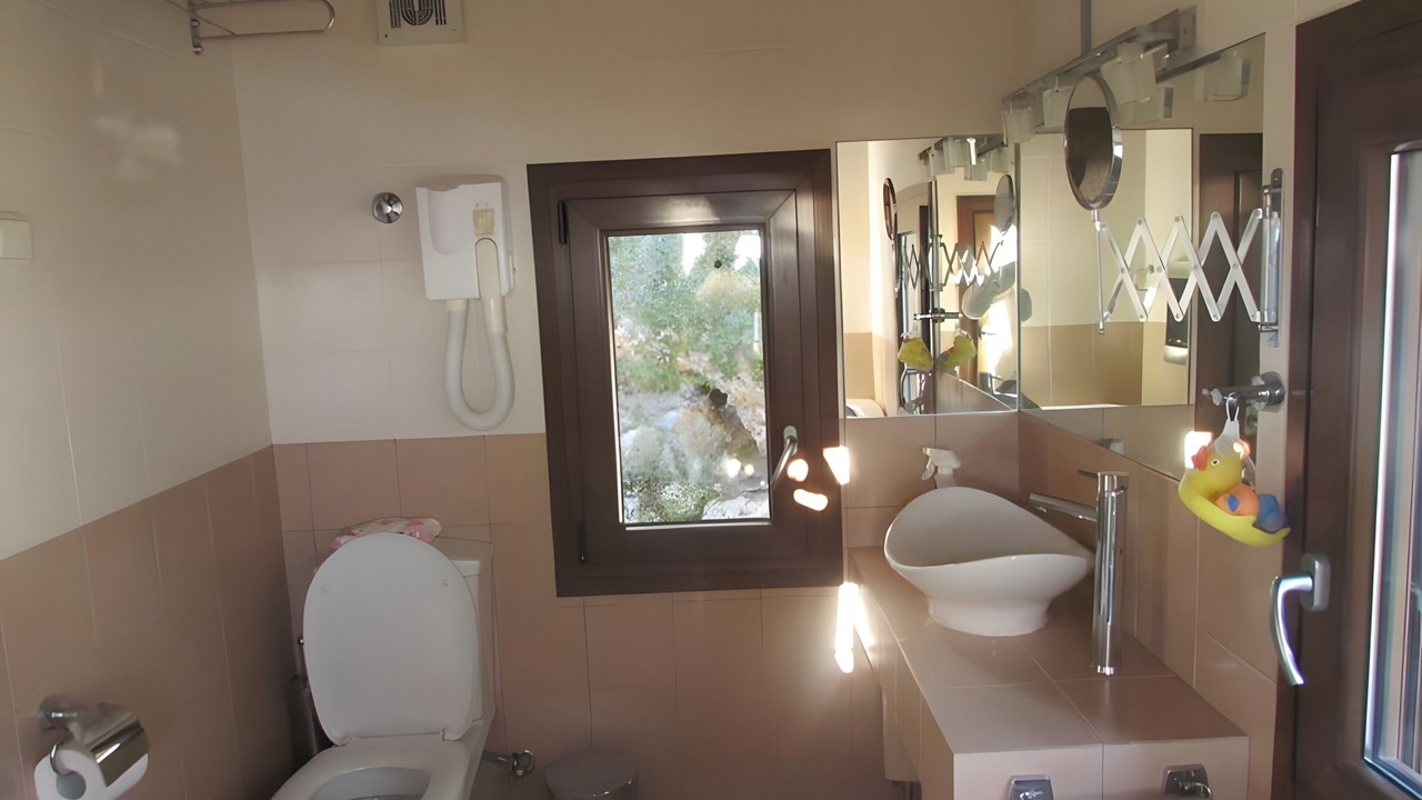Photo of Bathroom in Kali Vrysi
