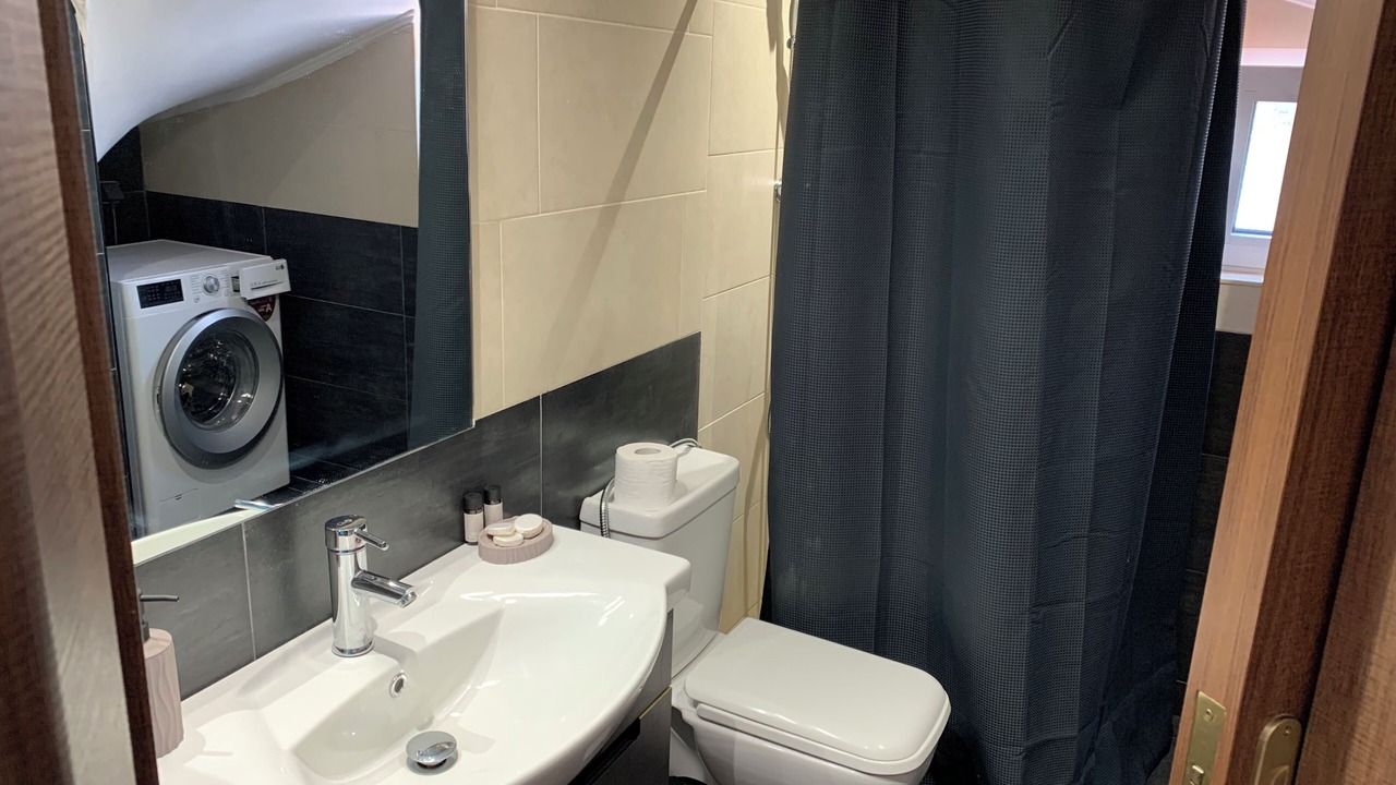 Photo of Bathroom in Saronikos