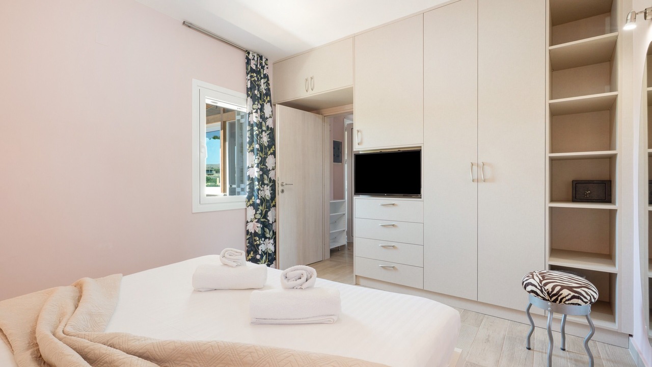 Photo of Bedroom in Kato Gouves