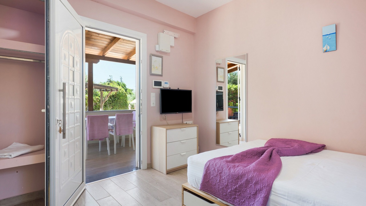 Photo of Bedroom in Kato Gouves