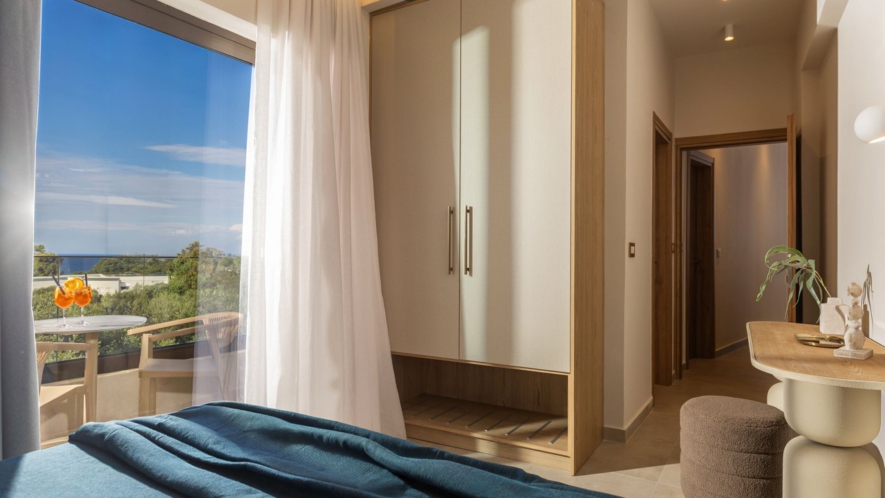 Photo of Bedroom in Neromilos