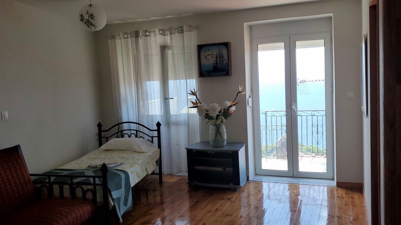 Photo of Bedroom in Glossa