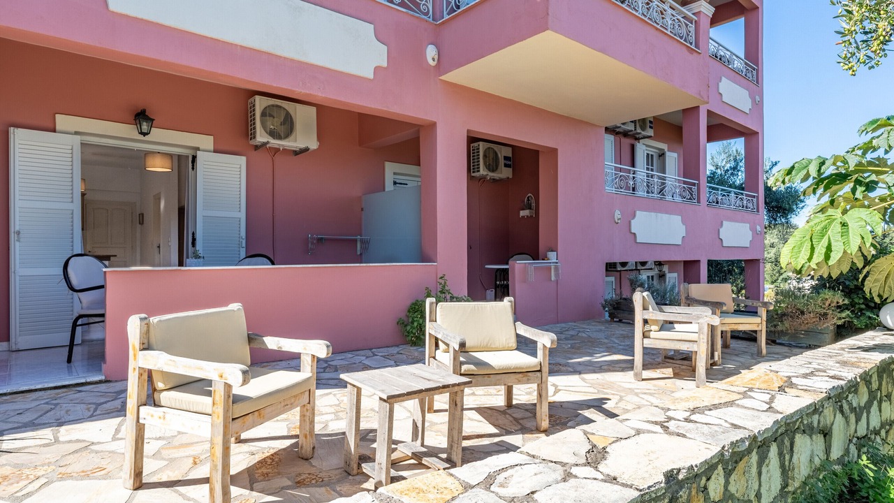 Photo of Patio Balcony in Astrakeri